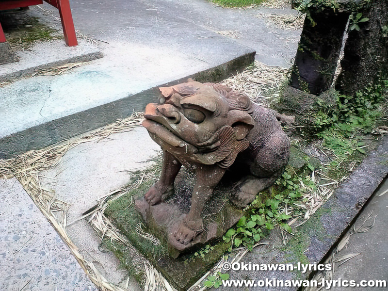 聖大明神社の狛犬@竹島(鹿児島県三島村)