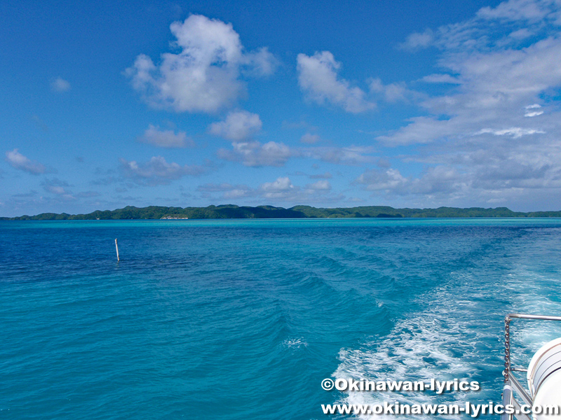 定期船でコロール島からペリリュー島へ(public boat from Malakal island to Peleliu island)