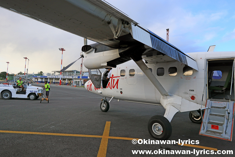 Air Vanuatuの国内線(DHC-6)@ポートビラ空港、エファテ島