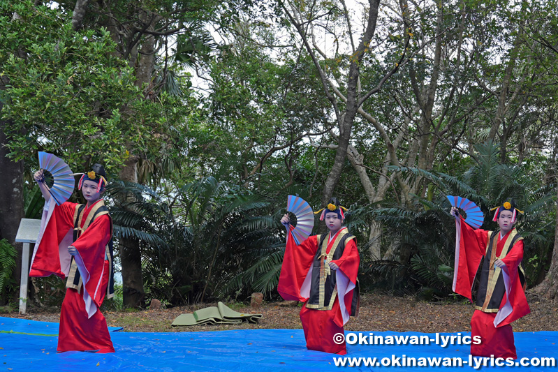 アサギ庭での奉納舞踊「かぎやで風」@名護城奉納例祭(名護市城区の豊年祭)