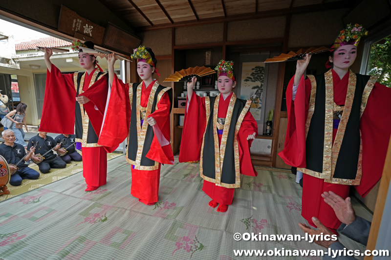 カンヌチヤー(あがり宮)での琉球舞踊奉納@伊計島招豊年祭