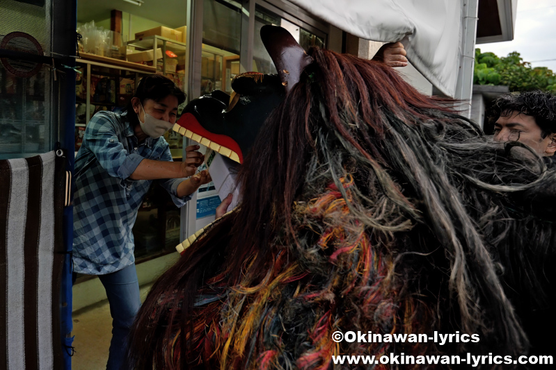 道ジュネー@中城村津覇の獅子舞(初起こし)